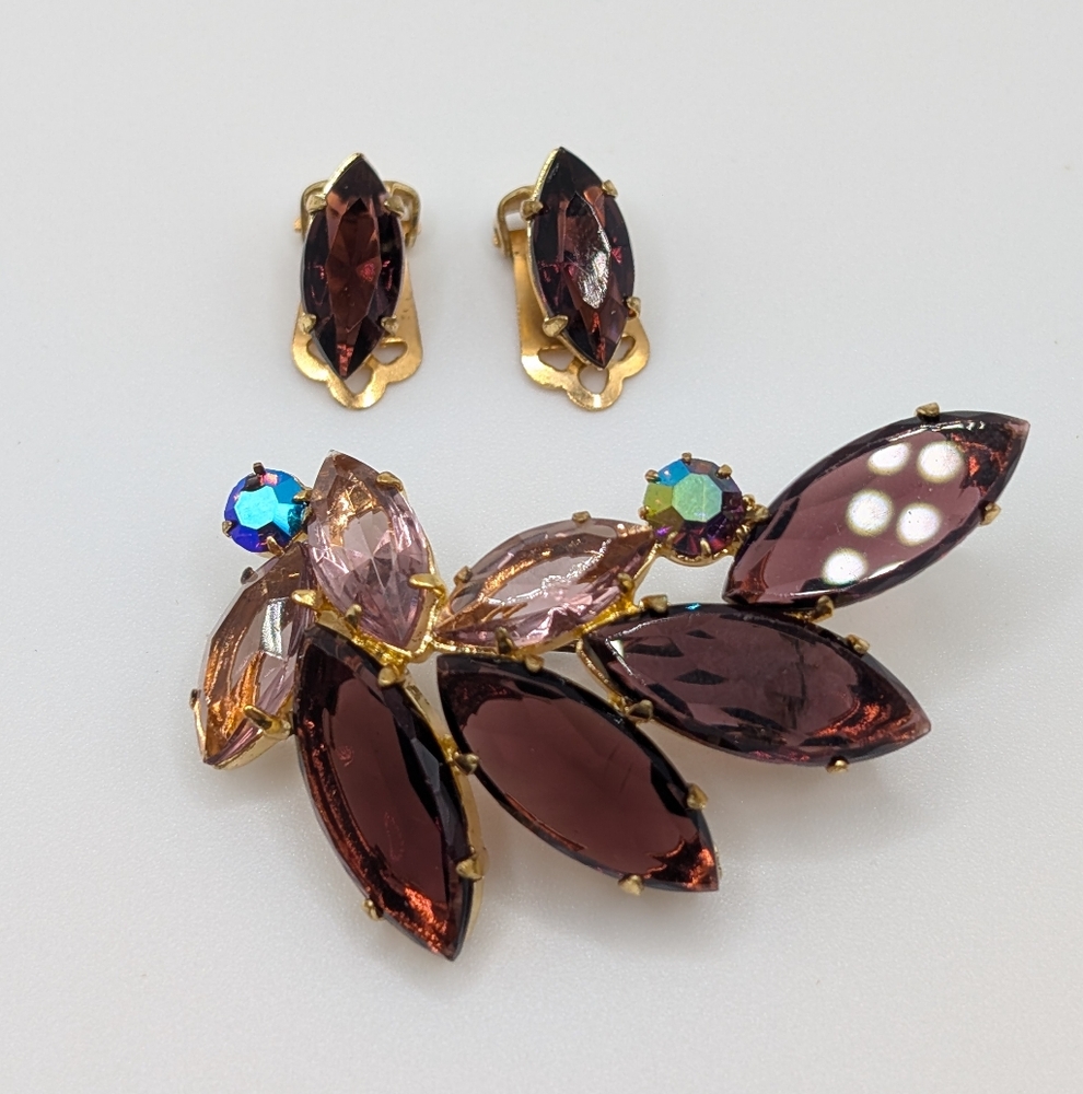 Vintage Rhinestone Brooch & Earrings Set – Purple / Aurora Borealis